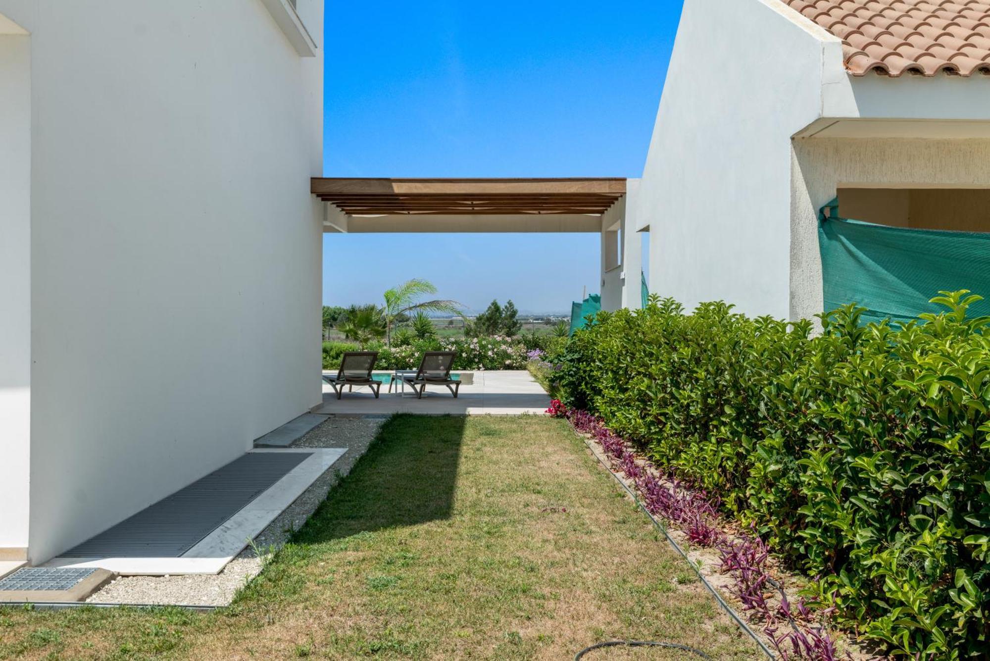 Serenity Waves Villa 17 Larnaca Esterno foto