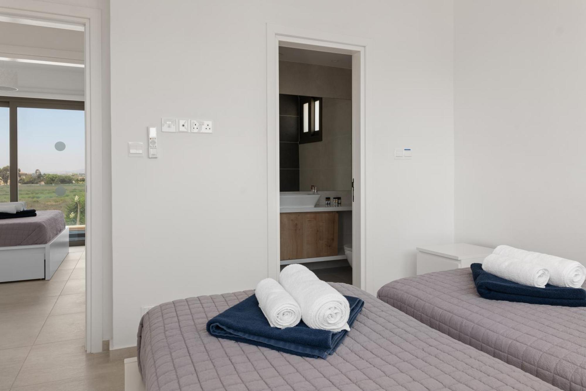 Serenity Waves Villa 17 Larnaca Esterno foto